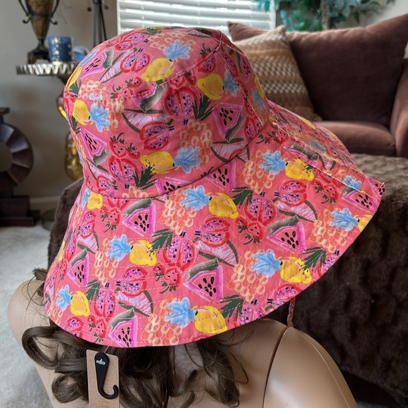Brand New Steve Madden Large Beach Hat Coral Tropical Fruit Floppy Straps Sun main image 15